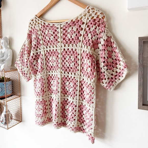 Davi & Dani Granny Square Crochet Sweater Pink and Cream Size Large Boho Shabby - Picture 8 of 10